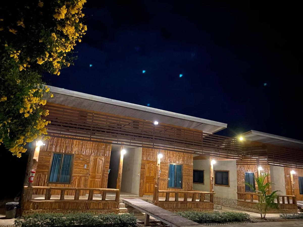 Baan Khue Wieng Resort Mae Sariang Exteriör bild