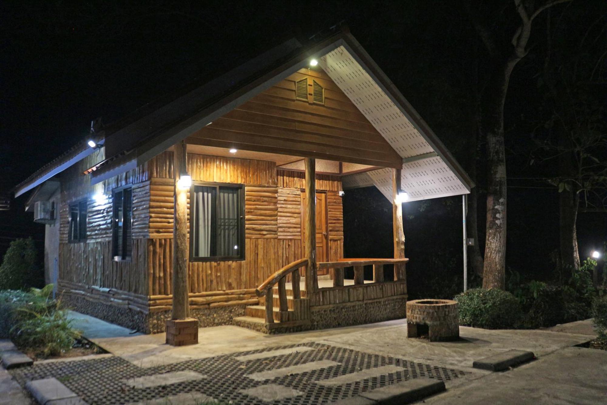 Baan Khue Wieng Resort Mae Sariang Exteriör bild
